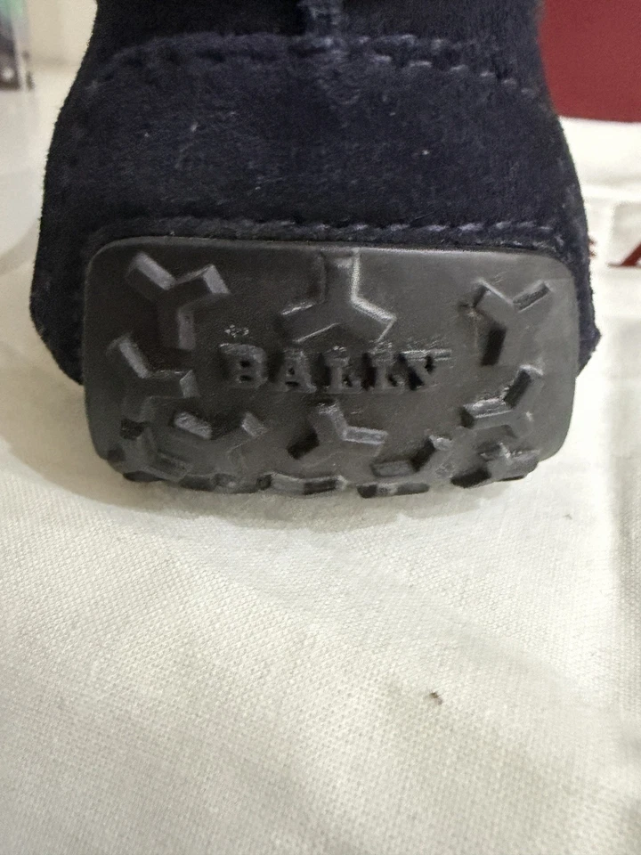 Drivers de cuero Bally Pearce en morfología de pie ancho azul marino gamuza de becerro Foto 4 de 4