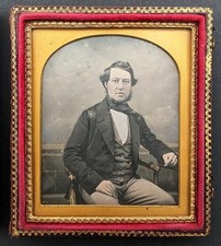 VICTORIAN DAGUERREOTYPE SIXTH PLATE SEATED GENTLEMAN c1840's Richard Beard?
