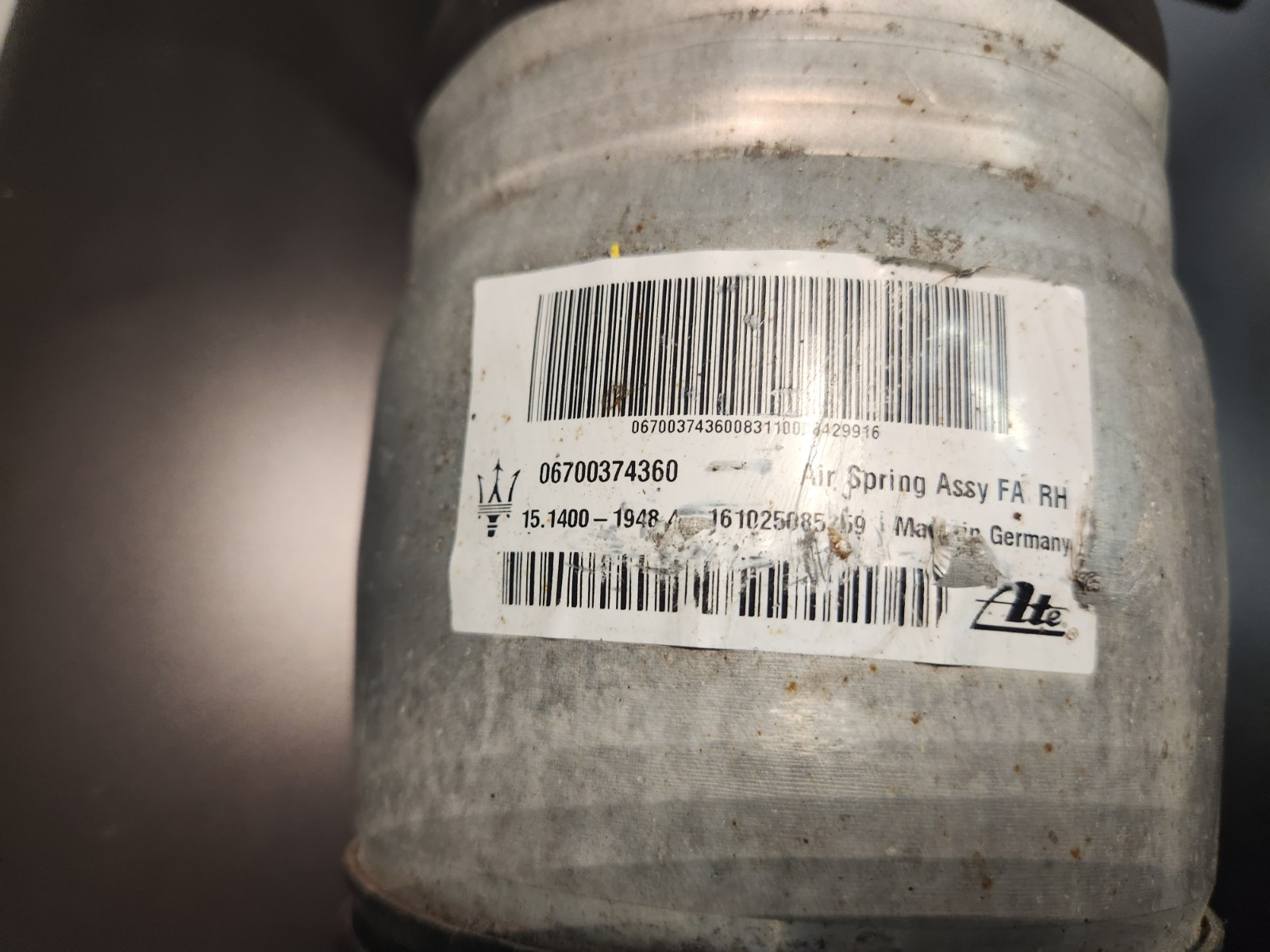 17-20 Maserati Levante M161 Front Right Side Air Active Shock Strut OEM 53k