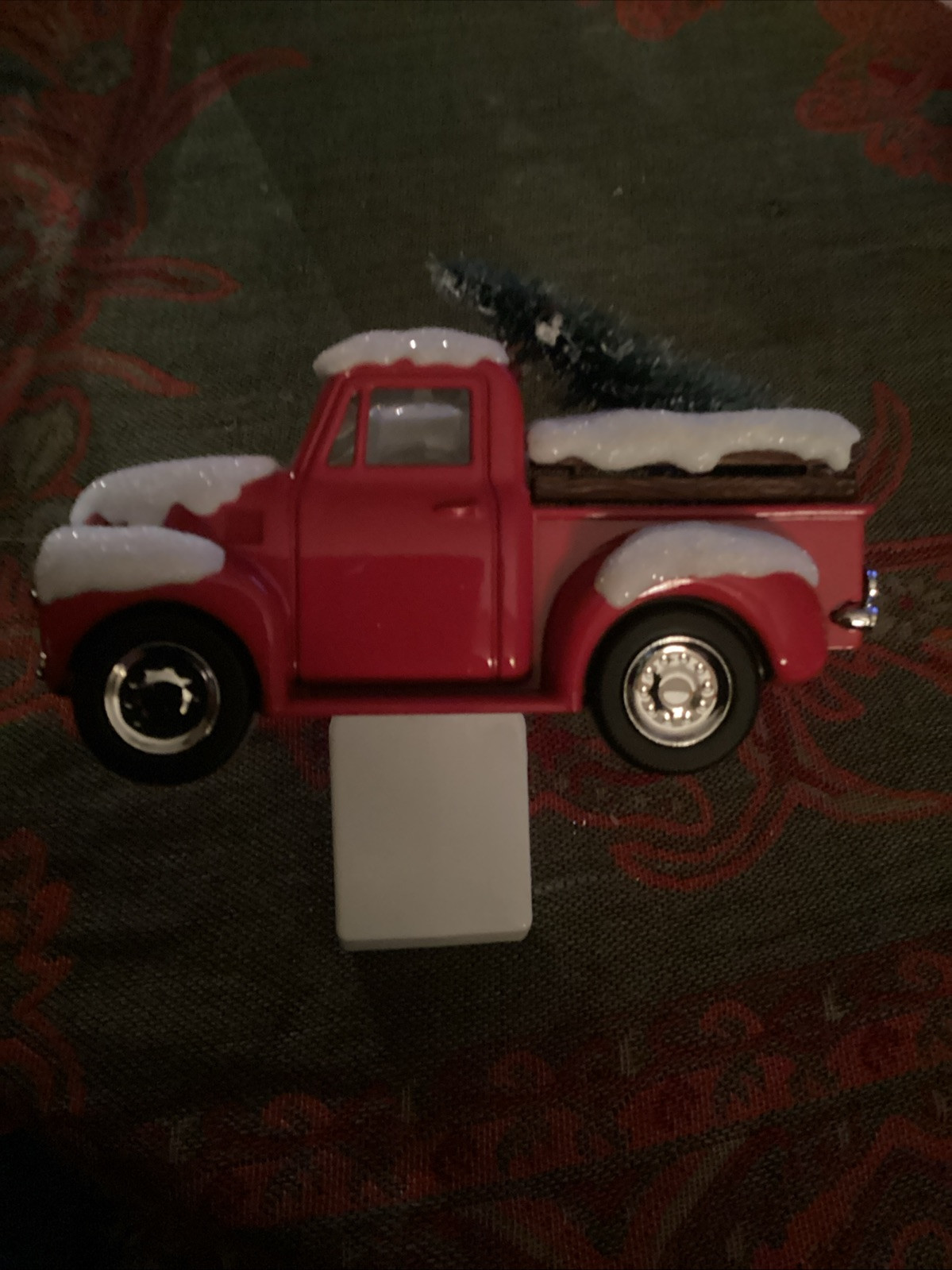 Bath & Body Works ~ SNOWY TRUCK WITH CHRISTMAS TREE ~ Wallflower Plug In-image