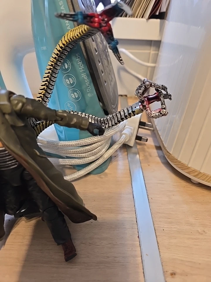 Hasbro Marvel Legends 2008 Doctor Octopus Spider Man-2 Alfred Molina 6" Rare - Image 3 of 4