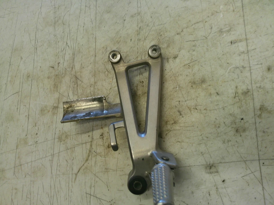 1991-1994 Honda CBR600 F2 задний правый задний пассажирский ножной колышек - Изображение 2 из 4