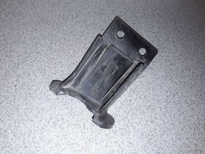 BMW 3 Touring E36 Stoßstangenhalterung hinten links 51128146096 1.60 33748999