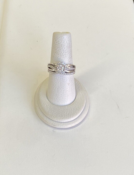 Ladies Helzberg Engagement Ring & Wedding Band