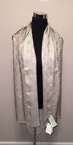 Neu mit Etikett Gucci GG Logo bedruckt Wolle & Seide Mischung Sand Schal - Bild 5 von 15