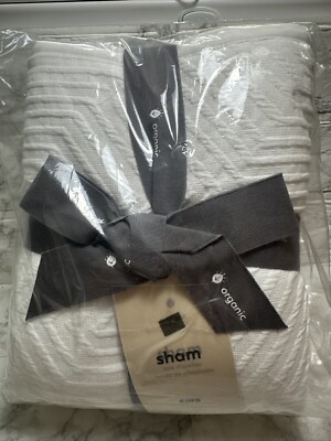 WEST ELM ''MODERN GEO''. 1 KING SHAM. WHITE. NEW WITH TAG