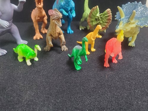 10 Plastic toy dinosaurs various sizes and brands 1" to 4" tall. - Picture 3 of 4