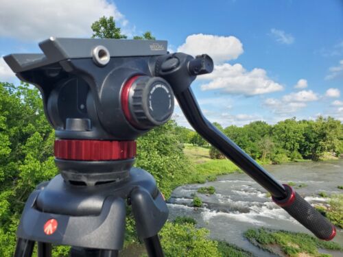 Manfrotto 546B - MVH502A Professional Fluid Video System with Aluminum Tripod - Picture 3 of 13