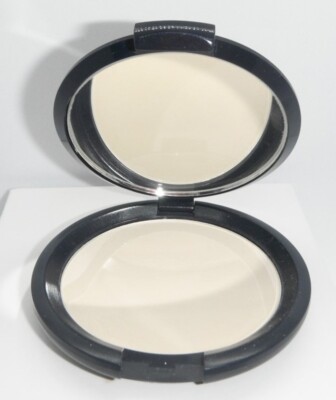 Bodyography Super Naturals Every Finish Powder 030 Light/Med
