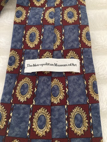 Metropolitan Museum of Art Tie 100% Silk - Picture 3 of 6