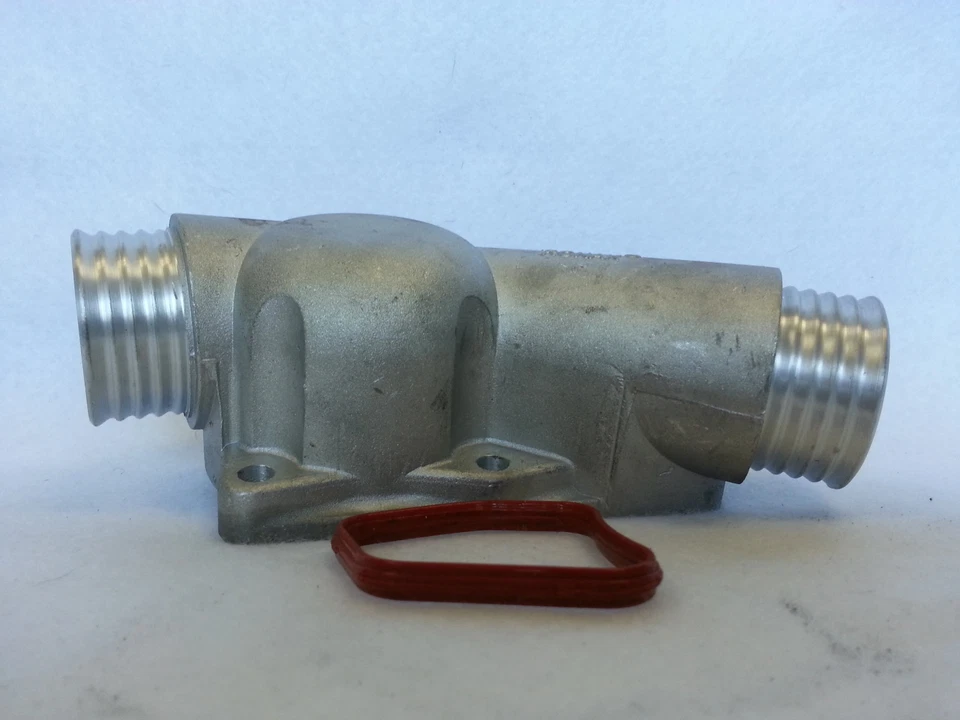 CONJUNTO CARCASA TERMOSTATO ALUMINIO BMW HD CON JUNTA 11531722531  Foto 2 de 3