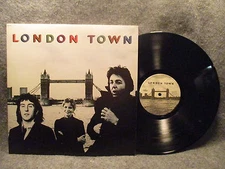 33 RPM LP Record Wings London Town w/ Poster 1978 Capitol Records SW-11777