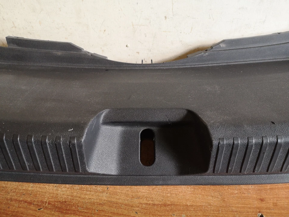 SEAT LEON MK3 2014 PUERTA TRASERA INTERIOR/ALFÉIZAR DEL MALETERO PANEL EMBELLECEDOR 5F0863459A Foto 3 de 4