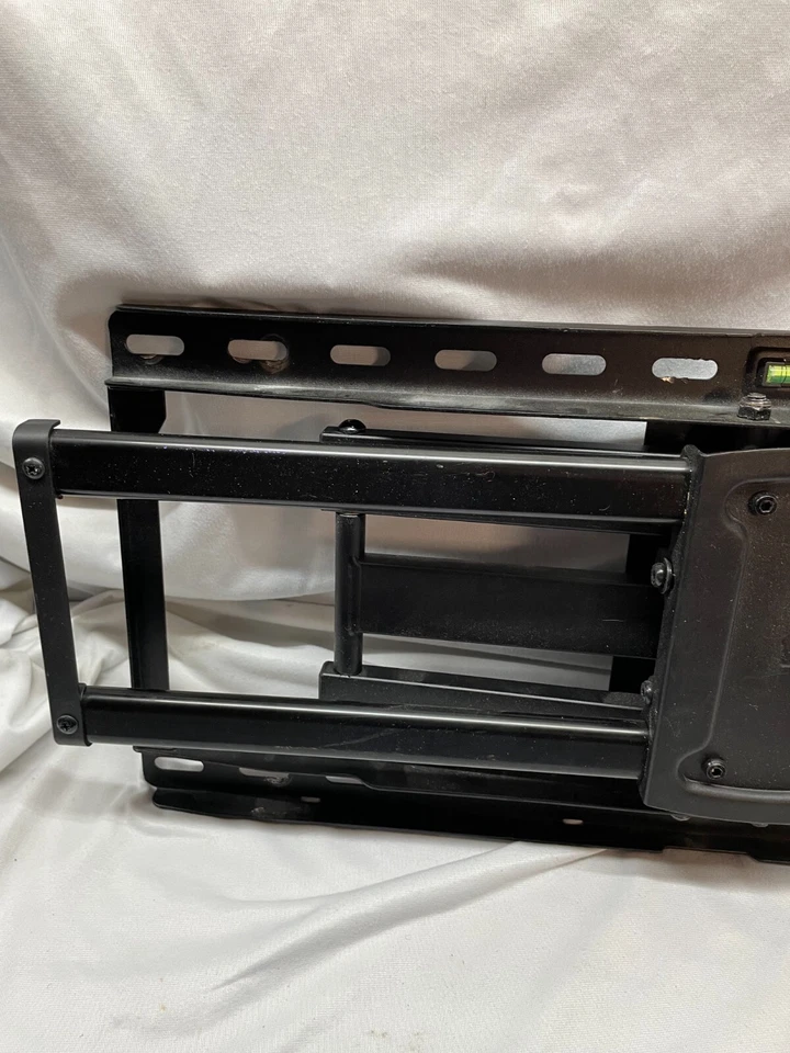 TV MOUNT Full Motion for Flat Screen Tvs Swivel Tilts Fits 50-86 Inch ONN. - Image 3 of 4
