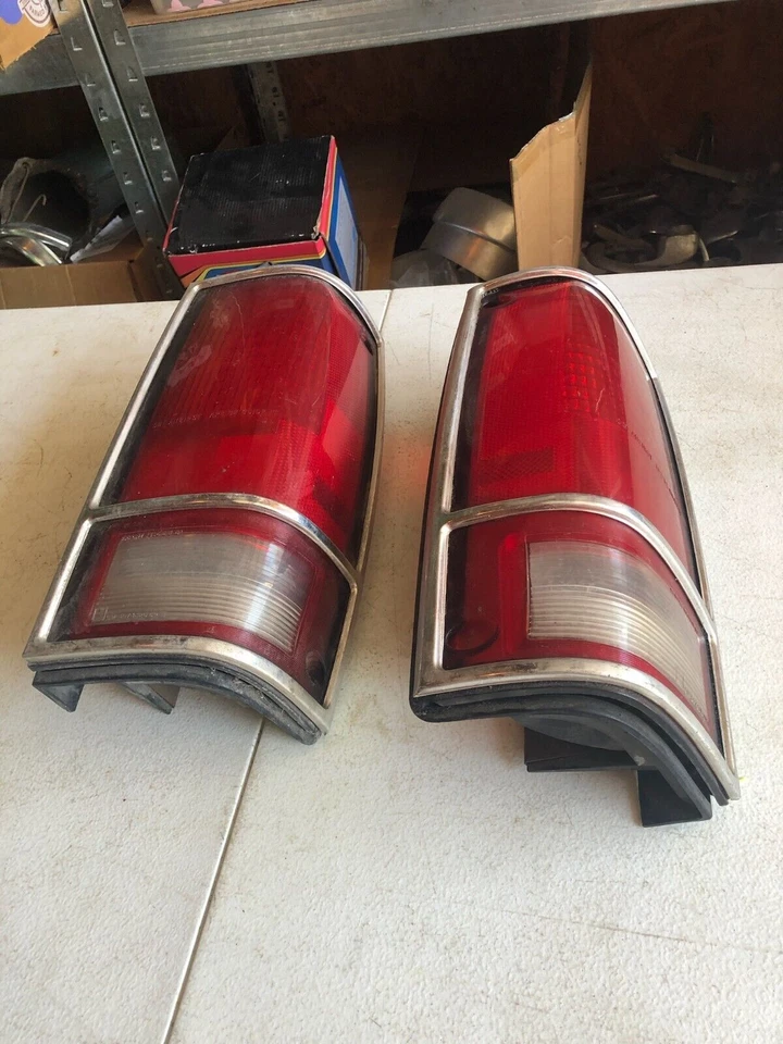 Chevrolet S10 Blazer 1991 conjunto de luces traseras par original Foto 2 de 4