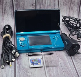 Nintendo 3DS Aqua Blue US Handheld System Game Stylus Universal & Car Charger
