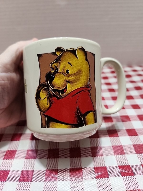   Disney Store Winnie The Pooh Coffee Mug 12oz Cup Pink Inside Made in Thailand 