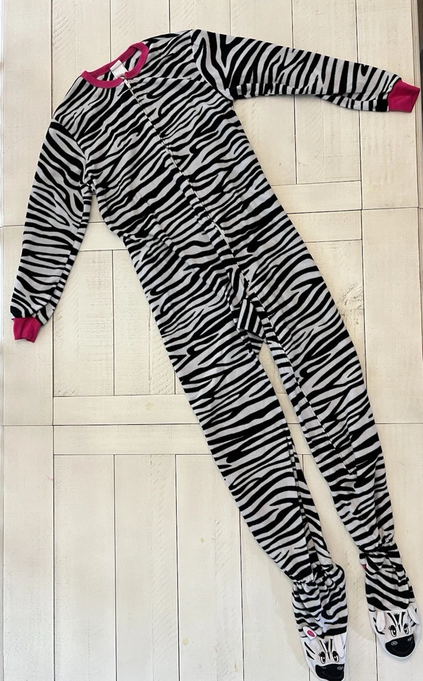 Pijama/disfraz de Halloween con patas de vellón a rayas cebra negro/blanco talla L para niñas Foto 2 de 4