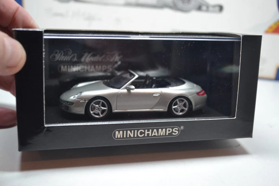 MINICHAMPS - 2005 PORSCHE 911 CARRERA 4 CABRIOLET - 1/43 SCALE MODEL CAR 065330 - Image 4 of 4