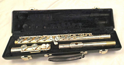 Gemeinhardt 22SP Student Flute Silver Plated Made in USA Elkhart Ind W/ Case