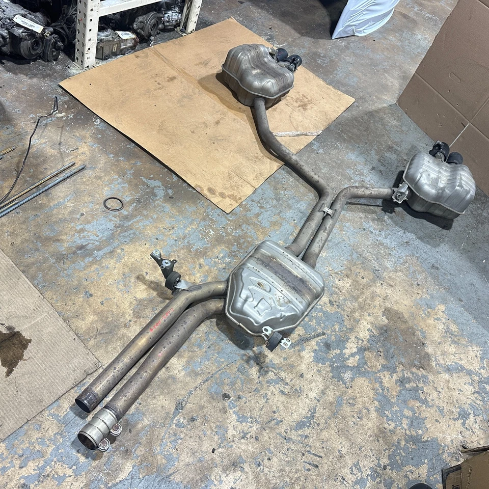 Tubo resonador Audi S6 2016-2018 con silenciadores línea de escape OEM Foto 2 de 4