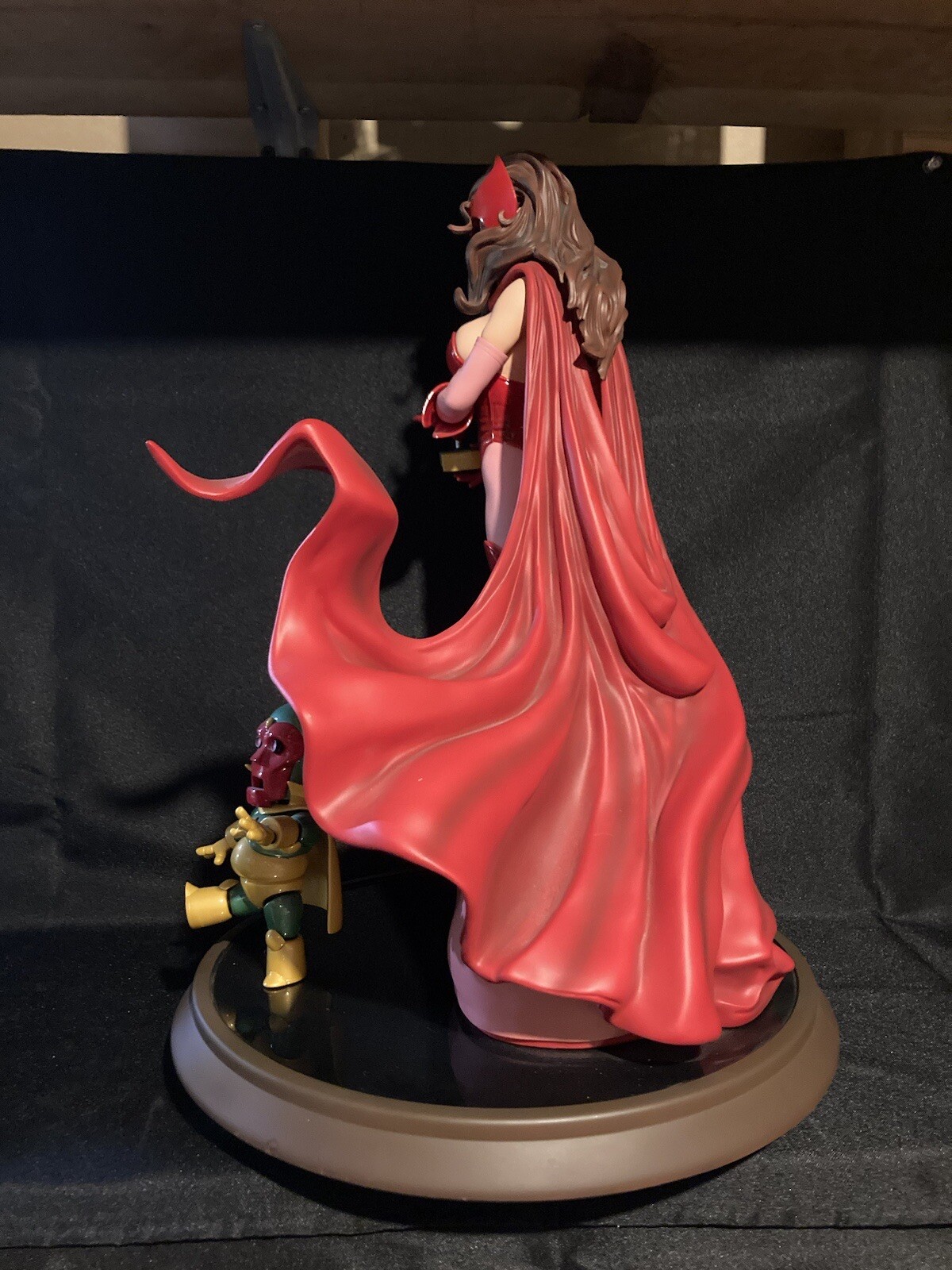 Sideshow Collectibles Marvel Scarlet Witch & Vision Comiquette Mark Brooks - Picture 3 of 18