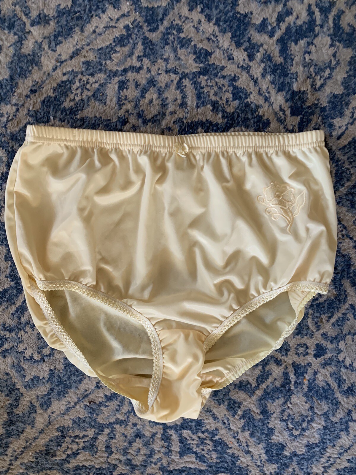 VTG Rene Rofe Polyester Granny Yellow Embroidered Flo… - Gem