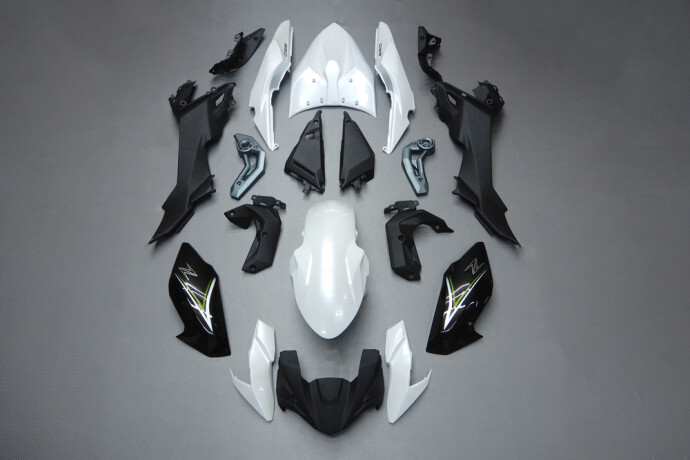 Habillage carrosserie haut de gamme pour Kawasaki Z650 ER650H finition carbone brillant