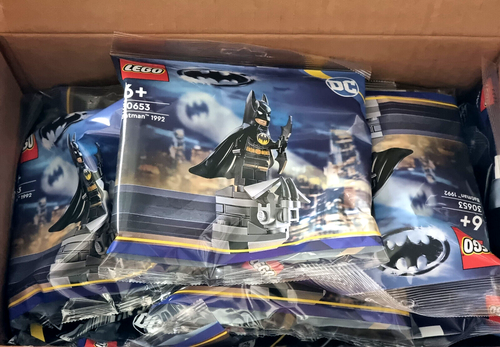 LEGO 30653 Zestaw Figurka Batman 1992 Karton z 30x Batman w torebce foliowej - Zdjęcie 2 z 5