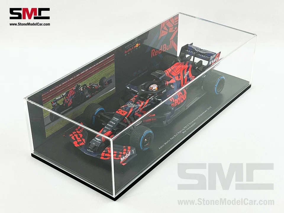 1:18 Spark Red Bull F1 RB15 33 Max Verstappen Silverstone Circuit Shakedown 2019 - Image 2 of 4