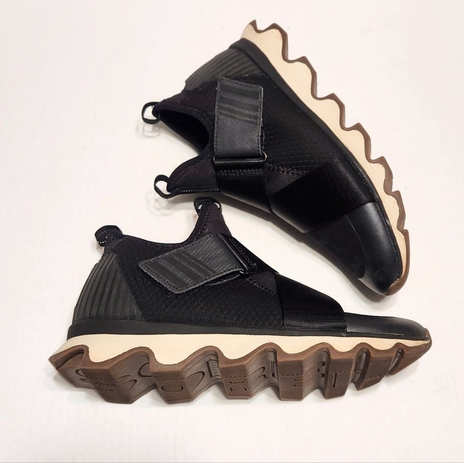 SAOLA Scarpe da ginnastica Sorel tessuto cinetico sportive suola capesante slip on sneakers moda nere