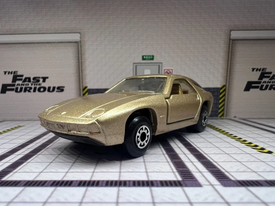 MATCHBOX SUPERFAST NO.59 PORSCHE 928 ENGLAND MADE EXCELLENT CONDITION - Image 2 of 4