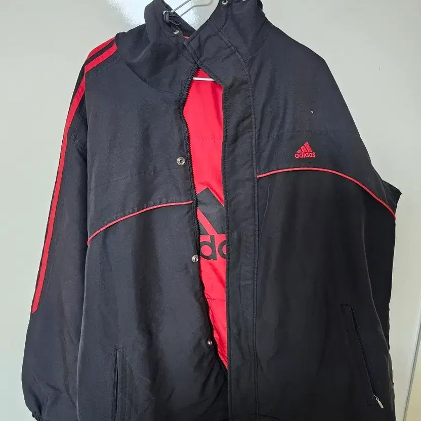 Adidas Reversible Windbreaker Black/Red XL thumbnail 3