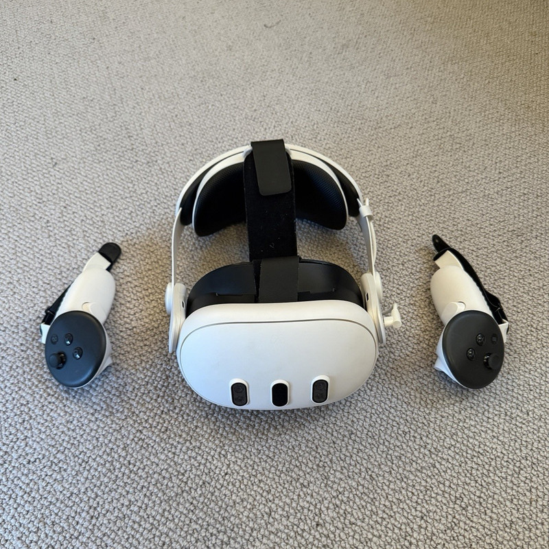 Meta Quest 3 128GB VR Headset with Battery Pack Head strap, Adjustable grips