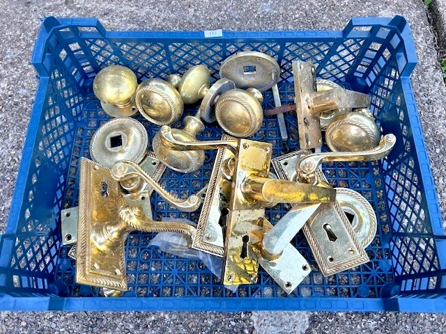 Lote de trabajo perillas de puerta de latón recuperado vintage manijas accesorios para restauración Foto 2 de 4