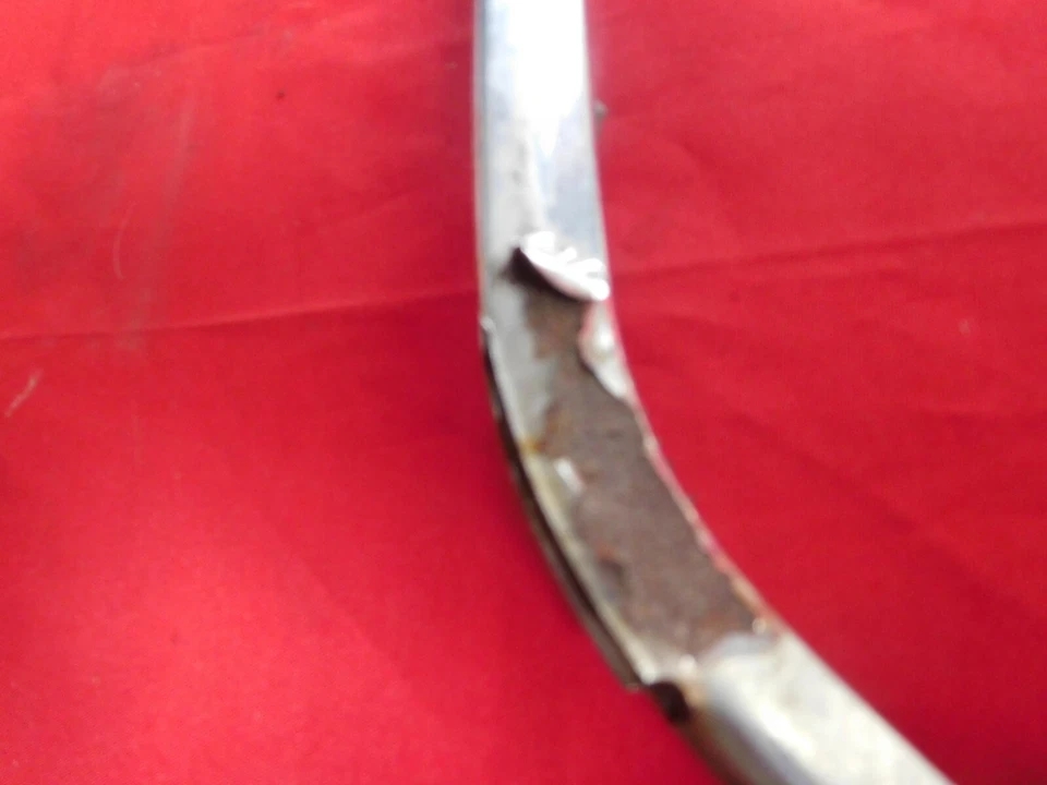 1967 1968 Cadillac DeVille Calais Coupe RIGHT PASSENGER Vertical Chrome Divider - Image 2 of 4