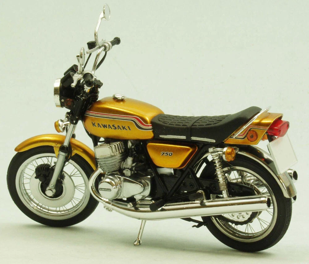 ★絶版限定★ Scale-Bikes製カワサキ750H2マッハIV1/18モデル ☆絶版限定☆ Scale-Bikes製カワサキ750H2マッハIV1/18モデル