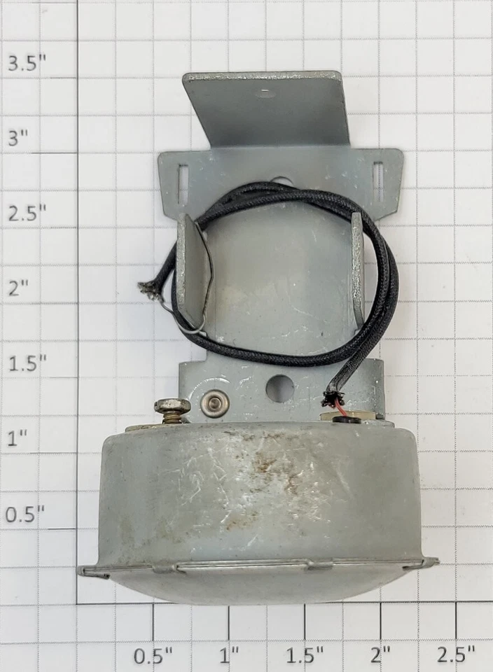 Lionel 601-55 Horn with Bracket - Imagem 2 de 3