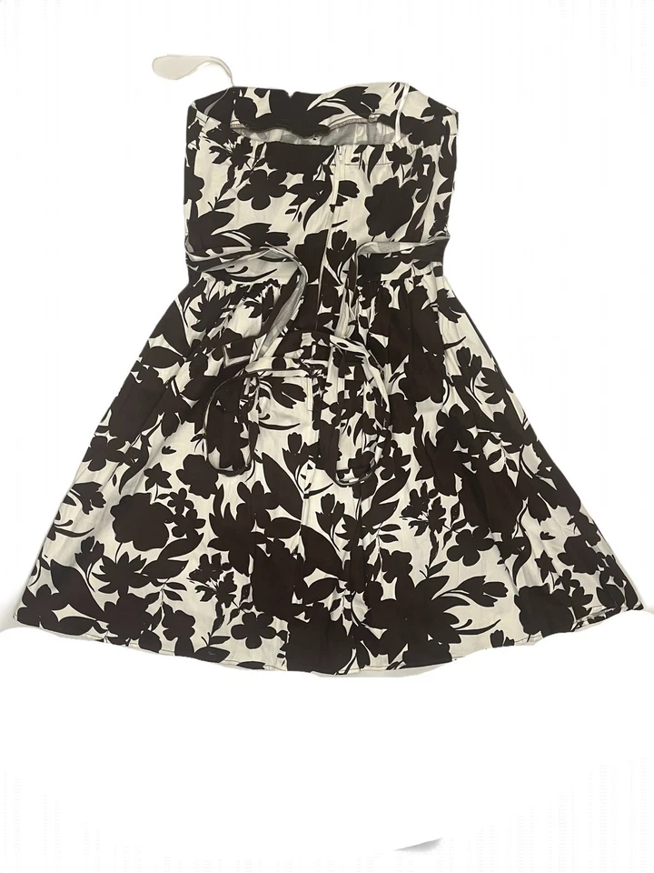 B. Vestido Floral Elegante Sin Tirantes Midi Elástico Cremallera Trasera  Foto 2 de 4