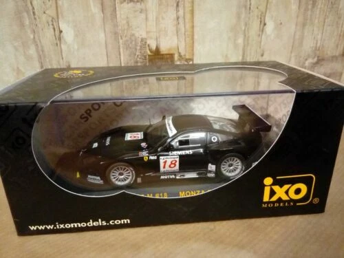 Modellini statici di auto da corsa IXO Ferrari