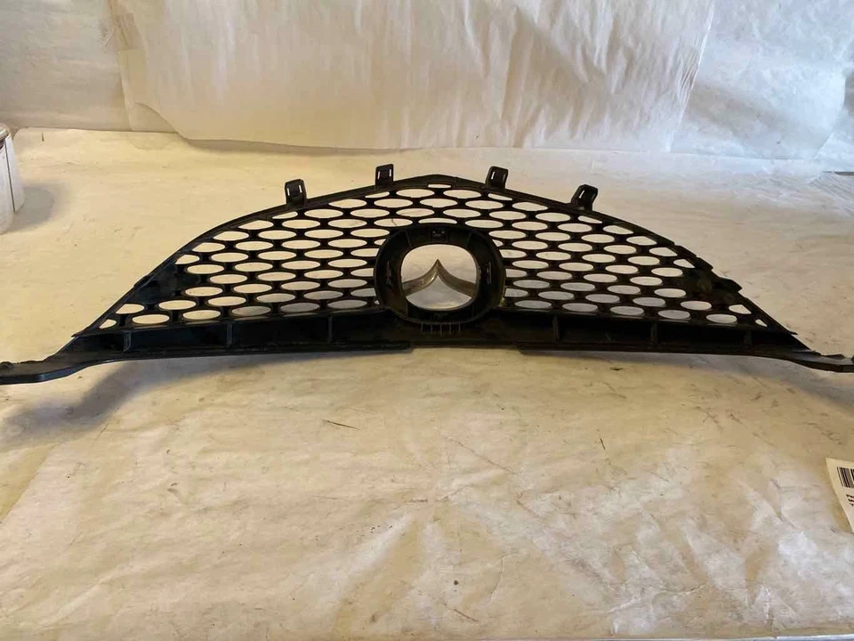 Mazda 3 2004-2006 parrilla superior malla negra sin faros antiniebla ovalados sedán Mazda3 G Foto 2 de 4