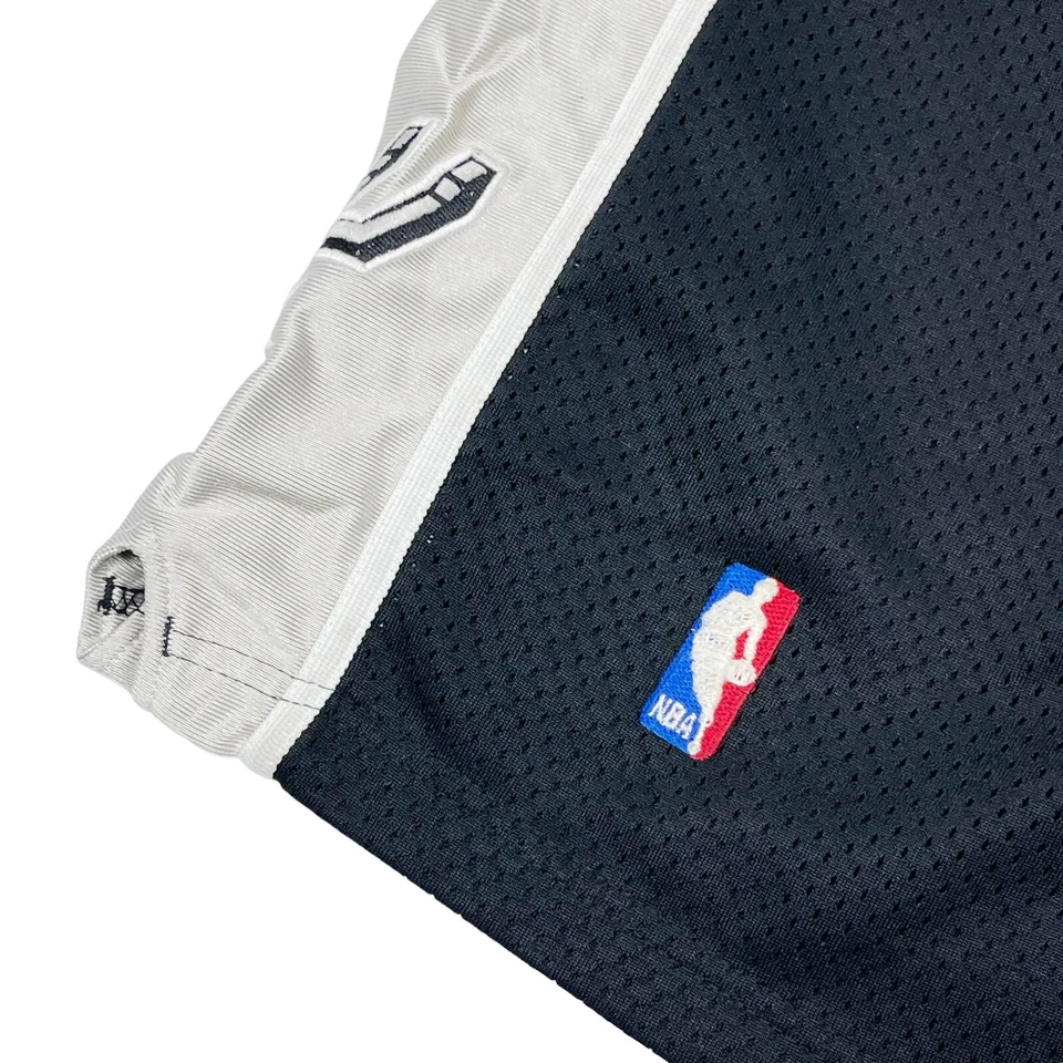 VTG RARE 90's Authentic Nike San Antonio Spurs NBA Basketball Shorts SZ 34 - Image 3 of 4