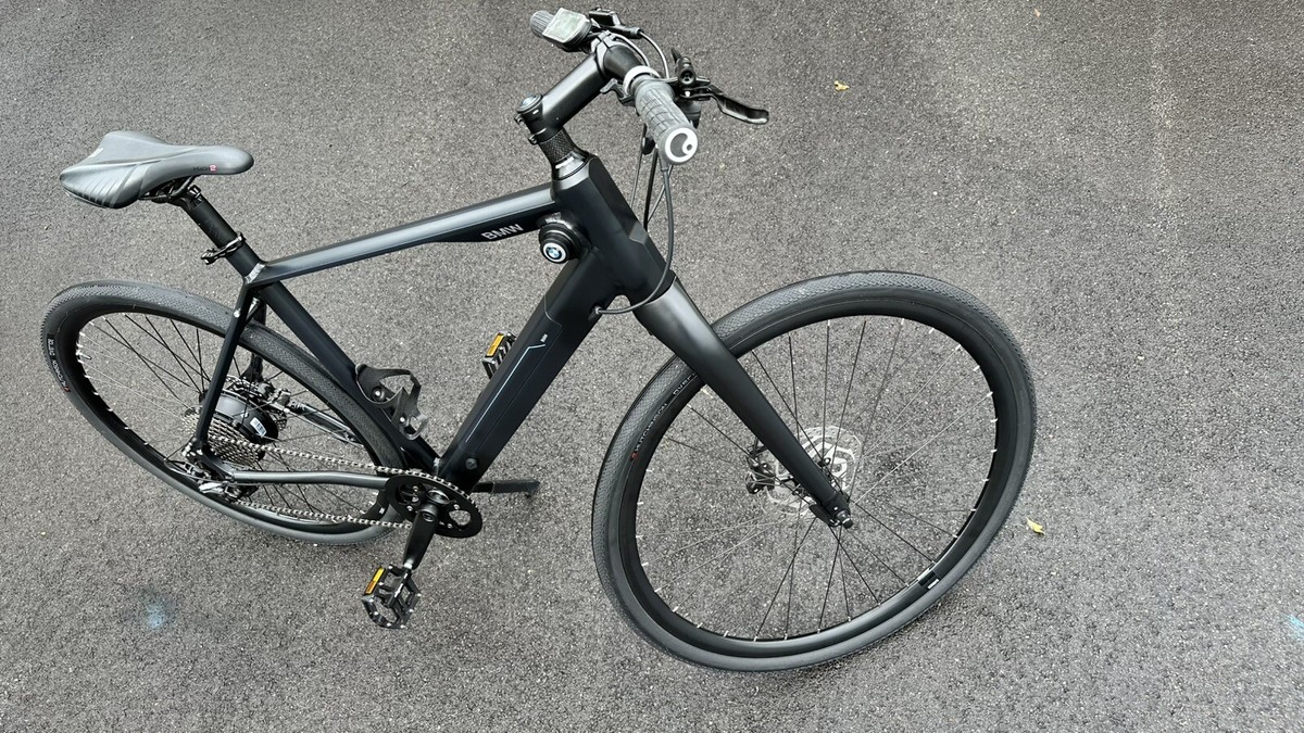 BMW マウンテンバイク ブラック BMW URBAN HYBRID E-BIKE | LARGE | eBay