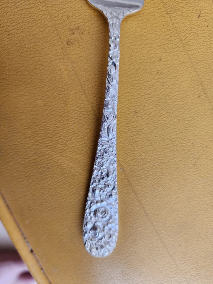 HORQUILLA ENSALADA ESTERLINA PATRÓN ROSA Stieff Sin Monograma Buen Estado Foto 3 de 4