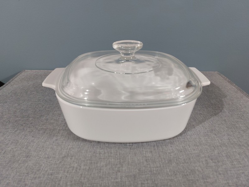 CORNING WARE WHITE A-2-B (2 Liter) Casserole Dish w/ Pyrex A9C Lid