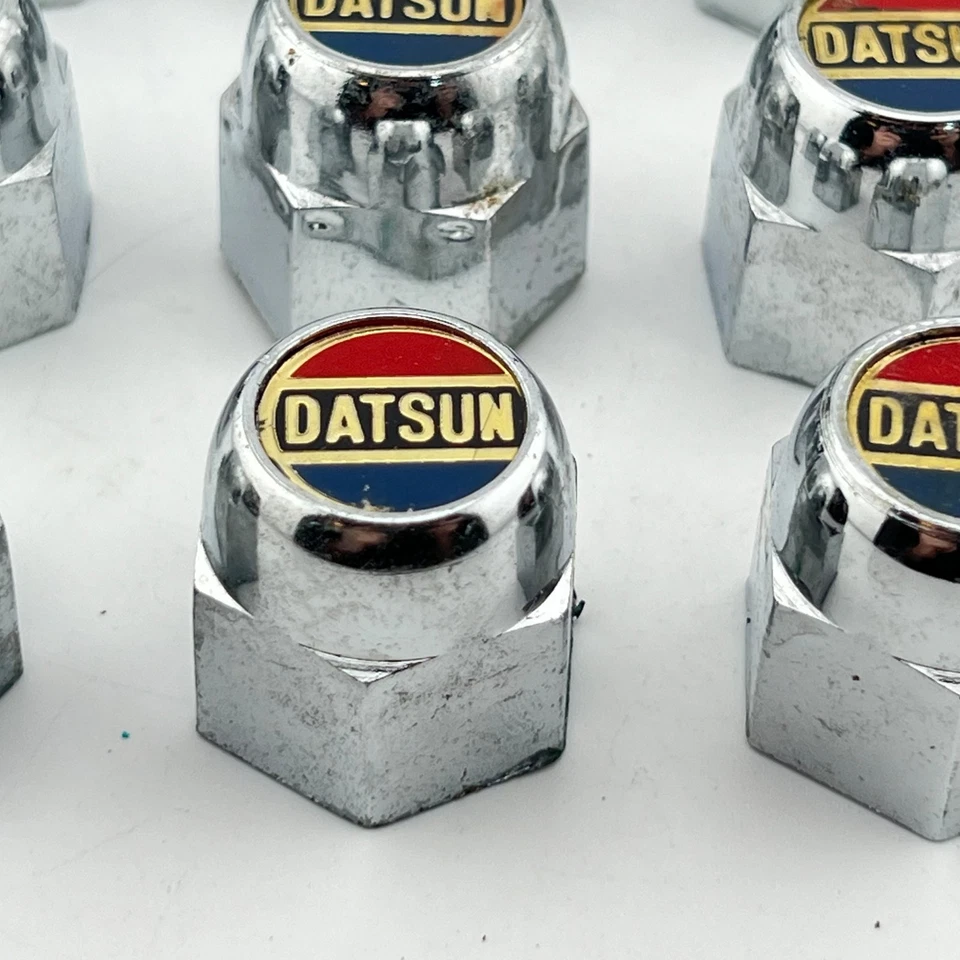 Cubiertas de tuerca Datsun vintage 510 240Z 610 710 260Z B110 Bluebird plástico cromado Foto 4 de 4