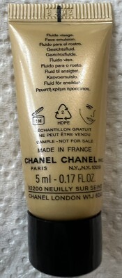 美容液 CHANEL SUBLIMAGE LE FLUIDE 50ml SUBLIMAGE LE FLUIDE ULTIMATE FLUID : REJUVENATES AND MATTIFIES