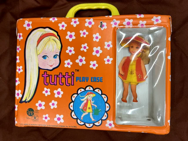 Vintage 1965 Set TUTTI Orange Daisy Play Case Yellow Handle Clothes & Manual - Image 3 of 4
