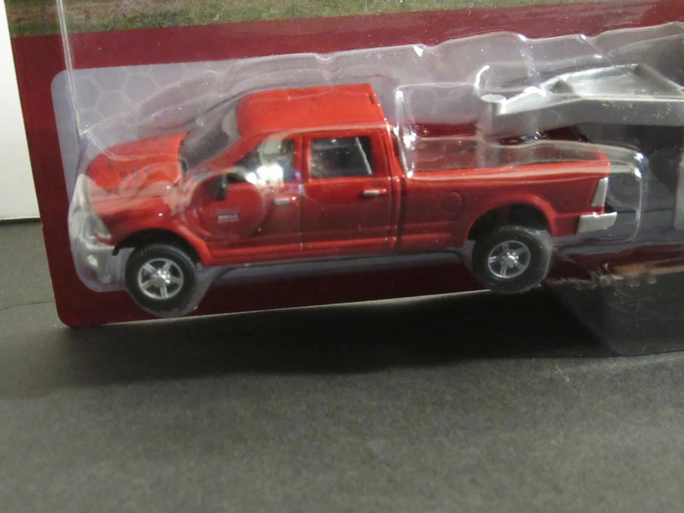 ERTL Case IH Dodge Ram Pickup w/ Gooseneck Trailer & 11 Round Bales 1:64 NISP - Image 3 of 4