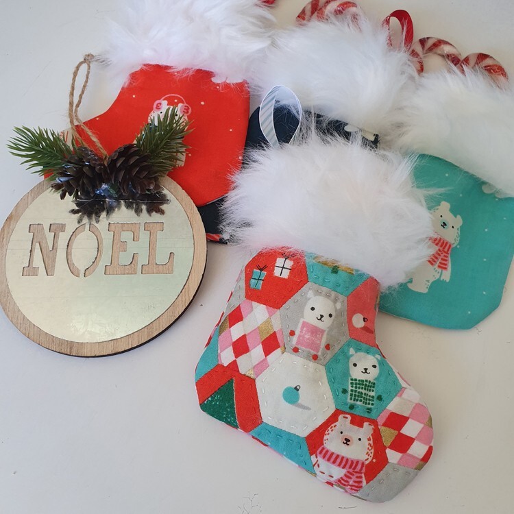 DECK THE HALLS Sewing Craft A5 Creative Card PATTERN -  Patchwork Xmas Stocking